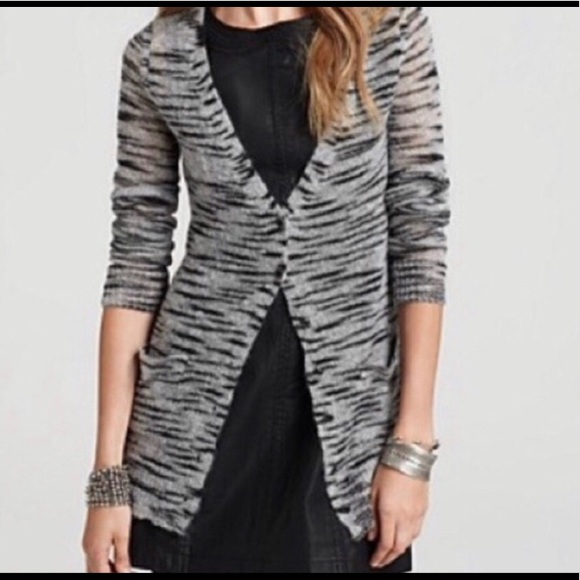 Free People Sweaters - ⬇️CLEARANCE⬇️ Free People Beach tiger gray black cardigan.